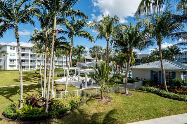 822 Bay Colony Drive S 822, Juno Beach, FL 33408