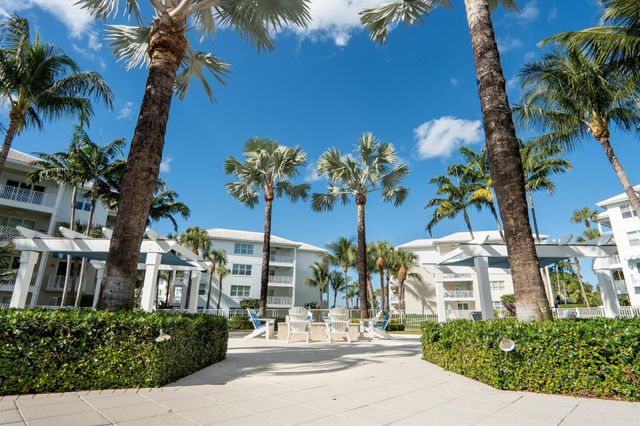 822 Bay Colony Drive S 822, Juno Beach, FL 33408