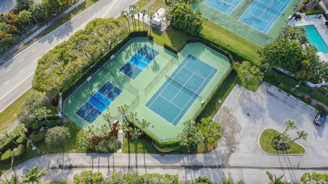 822 Bay Colony Drive S 822, Juno Beach, FL 33408