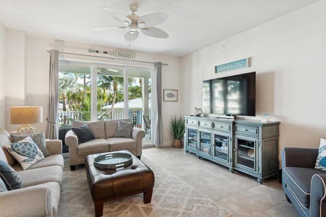 822 Bay Colony Drive S 822, Juno Beach, FL 33408