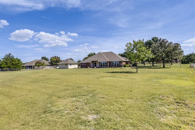 8051 Mavis Avenue, Waxahachie, TX 75167