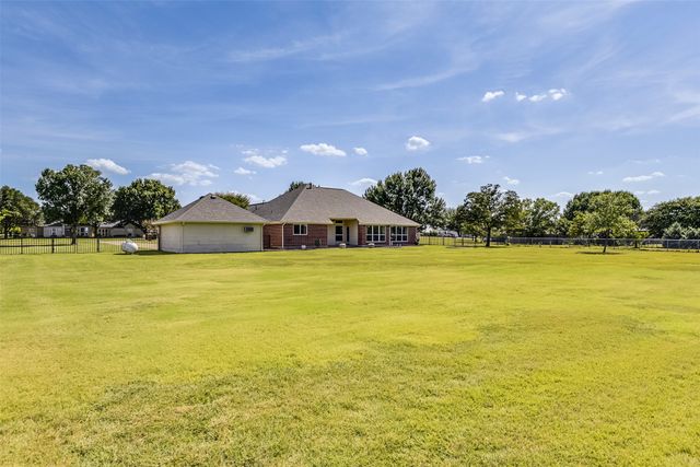 8051 Mavis Avenue, Waxahachie, TX 75167