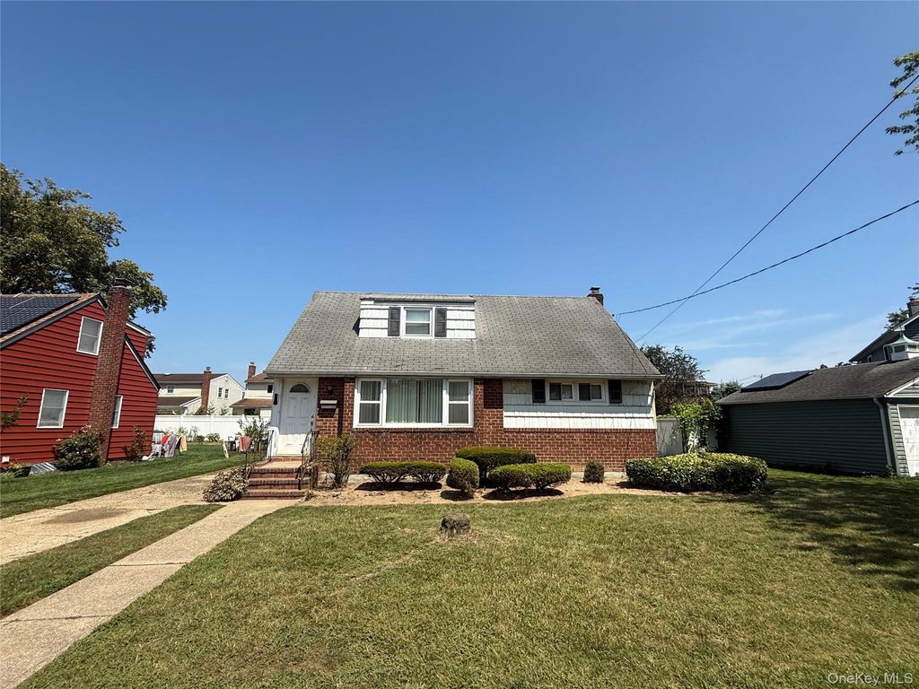 935 Winthrop Drive, East Meadow, NY 11554