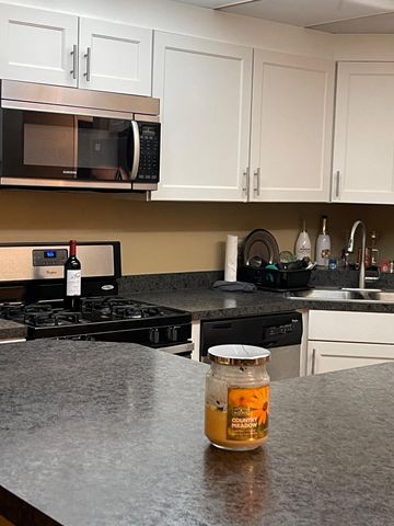 6730 Vernon Ave S 402, Edina, MN 55436