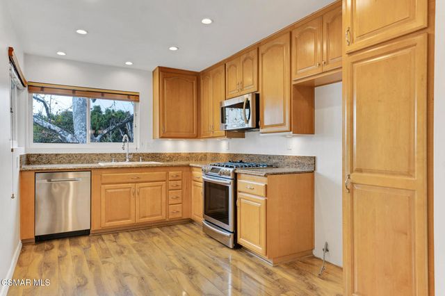 458 Serento Circle, Thousand Oaks, CA 91360