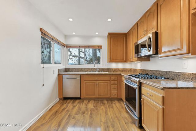 458 Serento Circle, Thousand Oaks, CA 91360