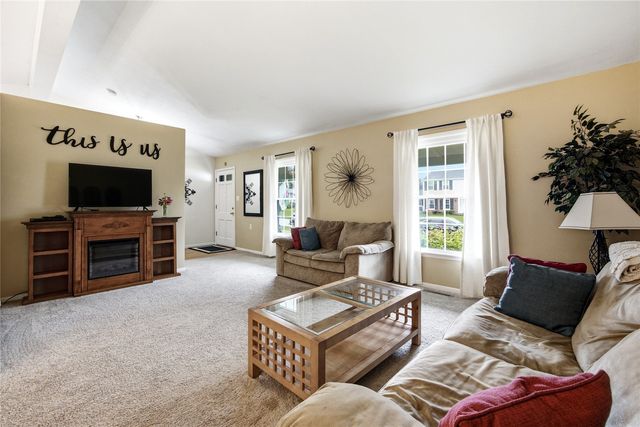 3855 Tomahawk Trail SE, Cedar Rapids, IA 52403
