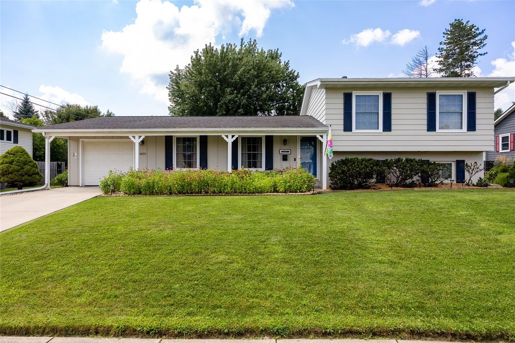 3855 Tomahawk Trail SE, Cedar Rapids, IA 52403