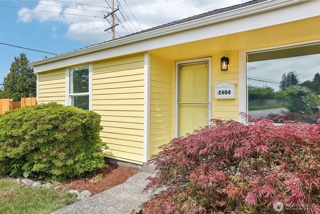 2404 S 121st Street, Seattle, WA 98168