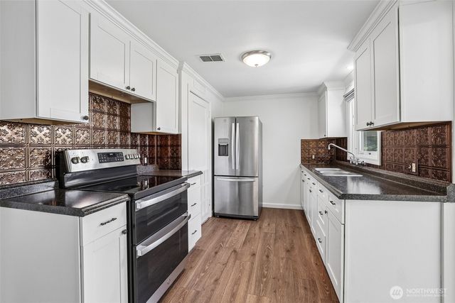 2404 S 121st Street, Seattle, WA 98168