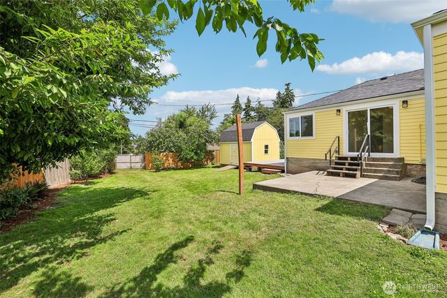 2404 S 121st Street, Seattle, WA 98168