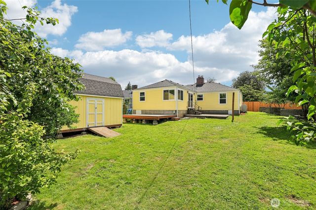 2404 S 121st Street, Seattle, WA 98168