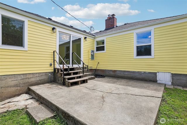 2404 S 121st Street, Seattle, WA 98168