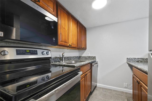 2507 37th Street B, Galveston, TX 77550