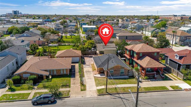 2507 37th Street B, Galveston, TX 77550
