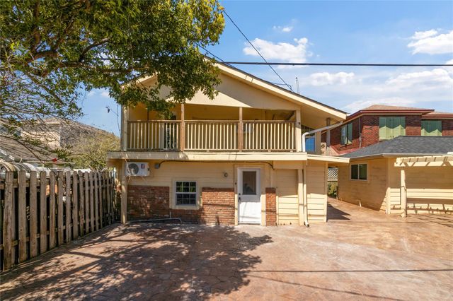 2507 37th Street B, Galveston, TX 77550