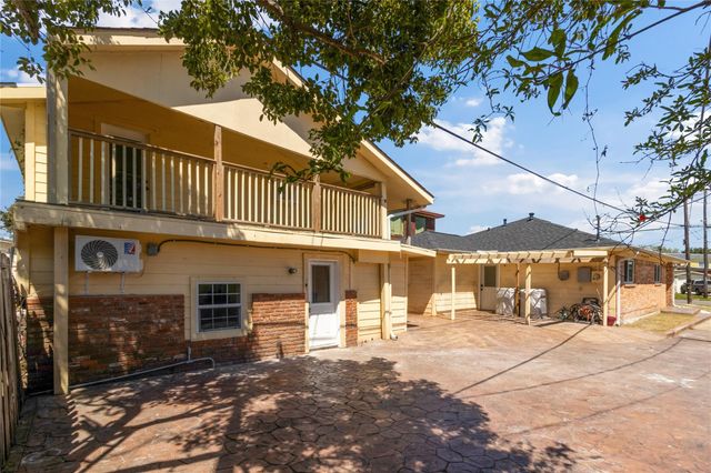 2507 37th Street B, Galveston, TX 77550