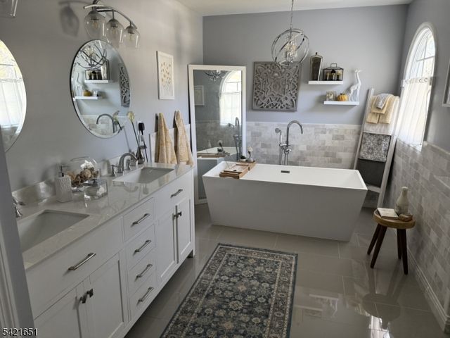 43 Busteed Dr, Midland Park Boro, NJ 07432