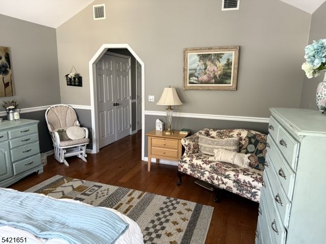 43 Busteed Dr, Midland Park Boro, NJ 07432