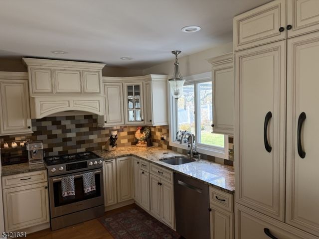 43 Busteed Dr, Midland Park Boro, NJ 07432