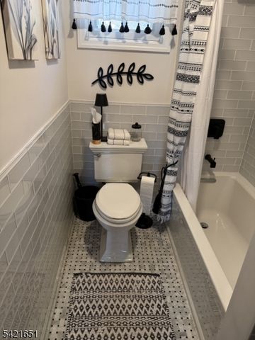 43 Busteed Dr, Midland Park Boro, NJ 07432