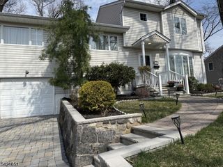 43 Busteed Dr, Midland Park Boro, NJ 07432