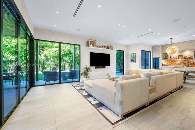 7900 SW 54th Ave, Miami, FL 33143