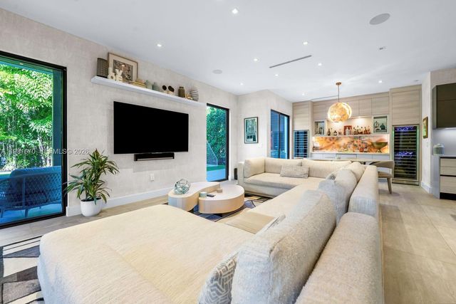 7900 SW 54th Ave, Miami, FL 33143