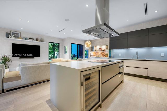 7900 SW 54th Ave, Miami, FL 33143