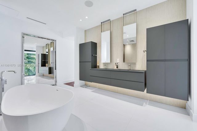 7900 SW 54th Ave, Miami, FL 33143