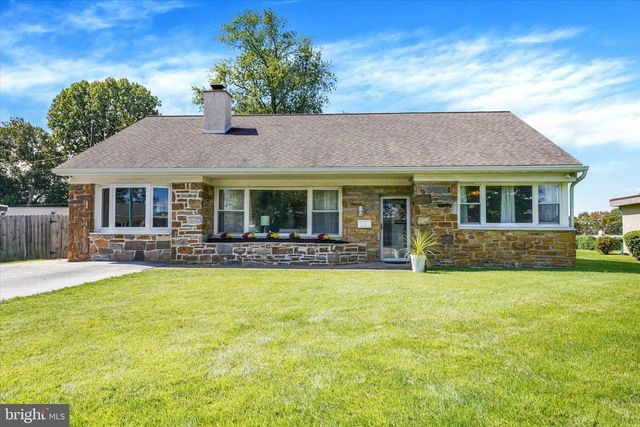2116 BOXWOOD DR, Broomall, PA 19008