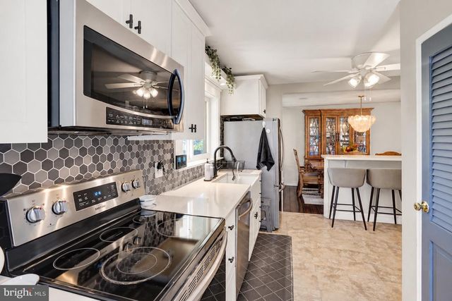 2116 BOXWOOD DR, Broomall, PA 19008