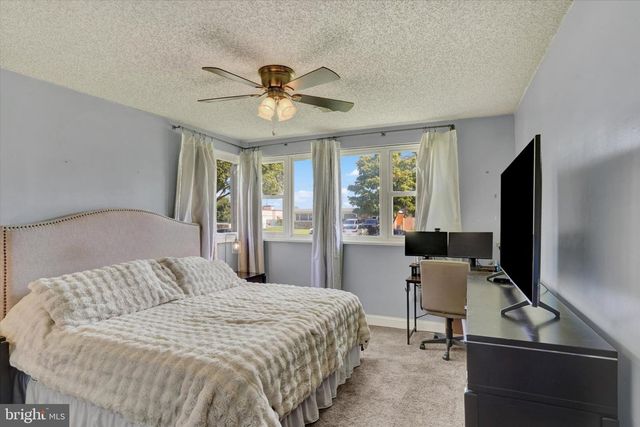 2116 BOXWOOD DR, Broomall, PA 19008