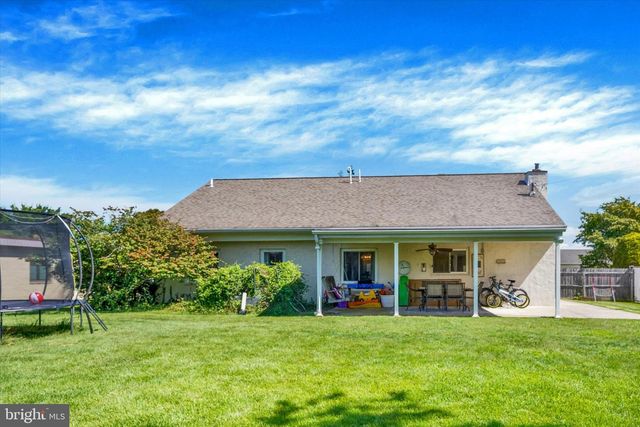 2116 BOXWOOD DR, Broomall, PA 19008