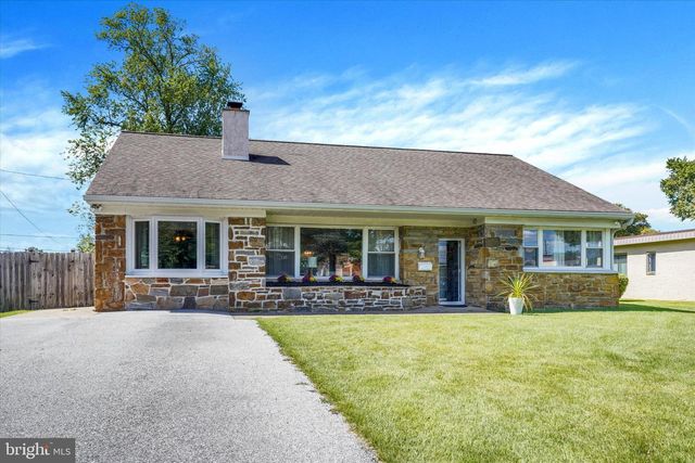 2116 BOXWOOD DR, Broomall, PA 19008