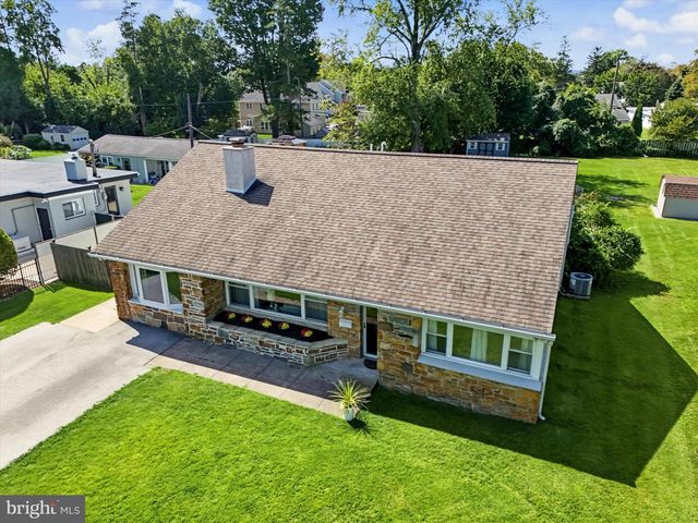 2116 BOXWOOD DR, Broomall, PA 19008