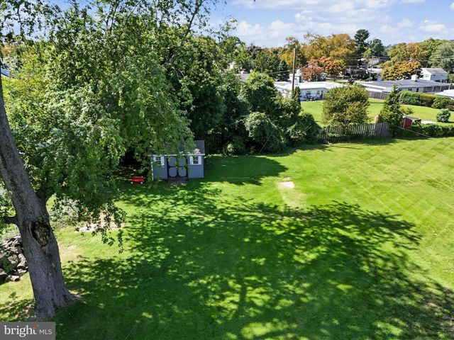 2116 BOXWOOD DR, Broomall, PA 19008