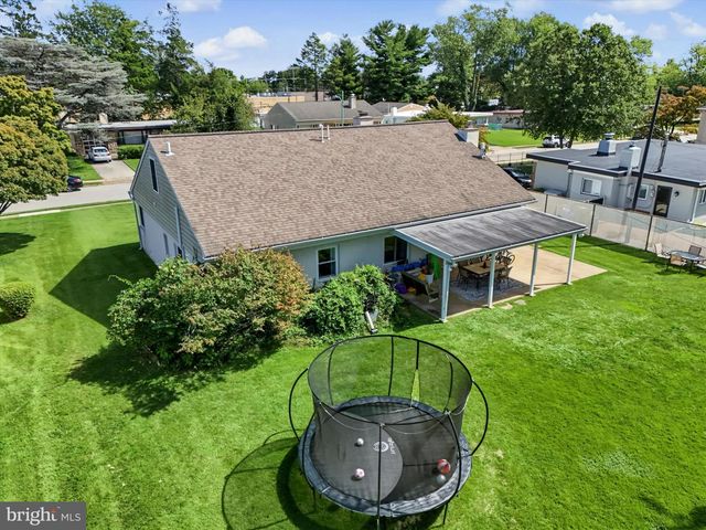 2116 BOXWOOD DR, Broomall, PA 19008