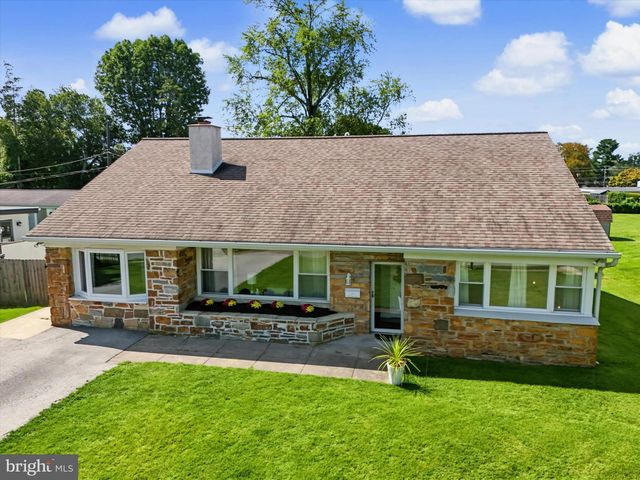 2116 BOXWOOD DR, Broomall, PA 19008