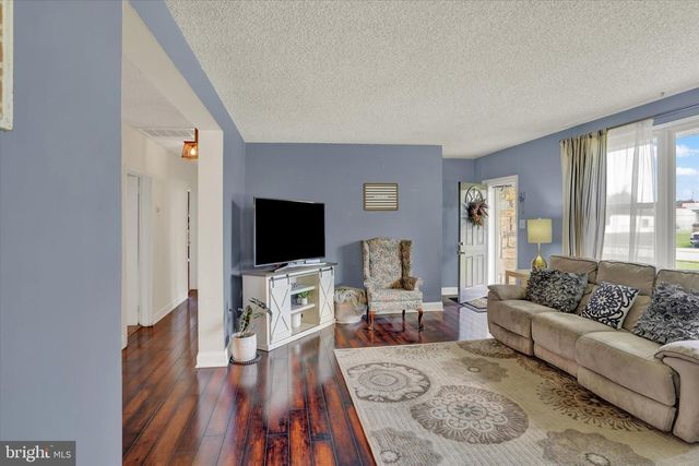 2116 BOXWOOD DR, Broomall, PA 19008