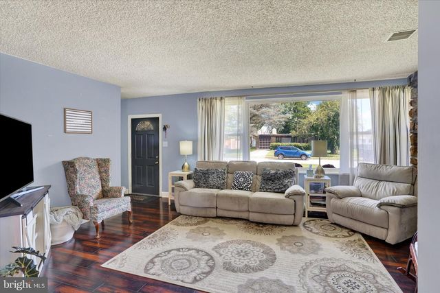 2116 BOXWOOD DR, Broomall, PA 19008
