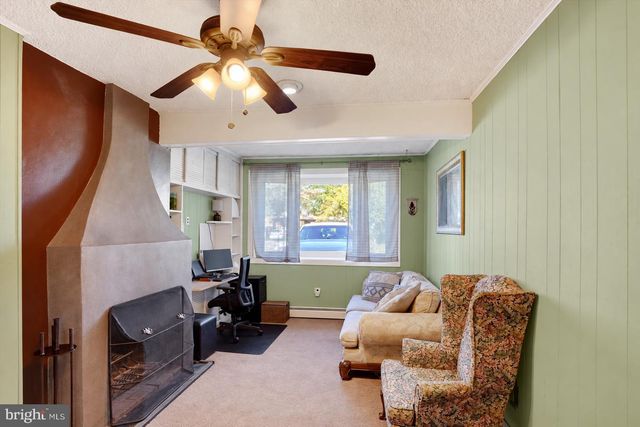 2116 BOXWOOD DR, Broomall, PA 19008