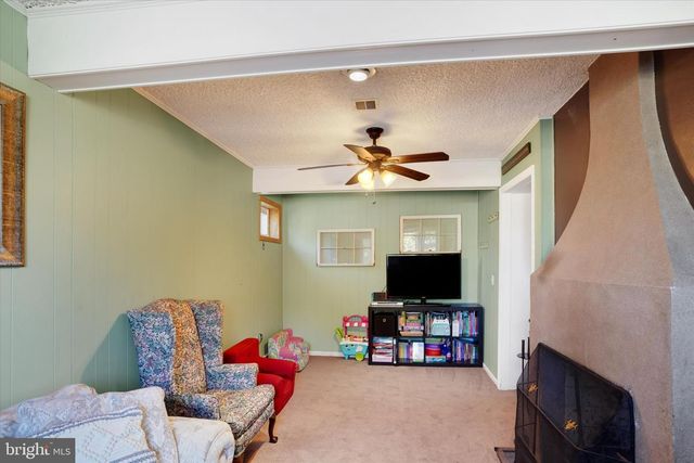 2116 BOXWOOD DR, Broomall, PA 19008