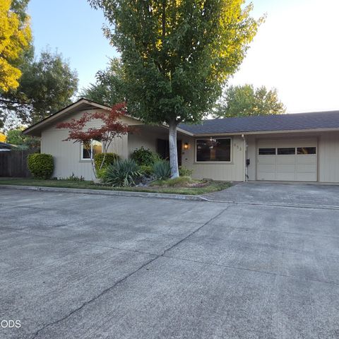 632 SW Sunwood Way, Grants Pass, OR 97526