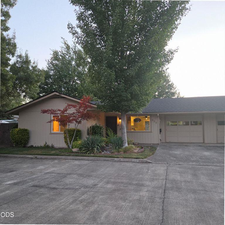 632 SW Sunwood Way, Grants Pass, OR 97526