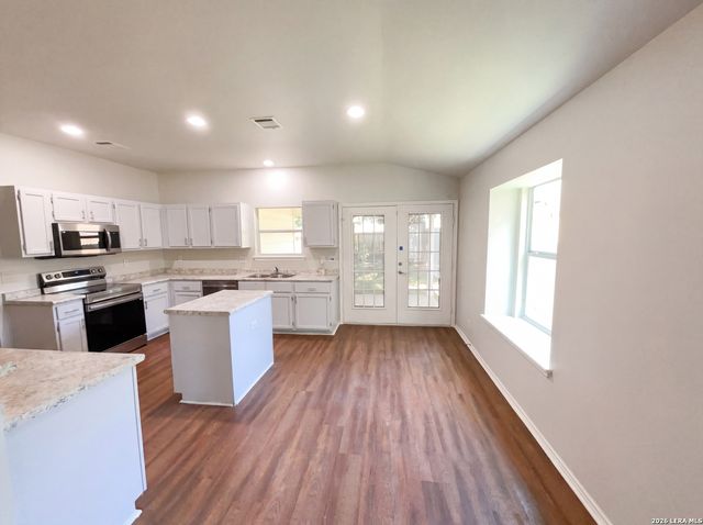 668 LYNX MTN, San Antonio, TX 78251