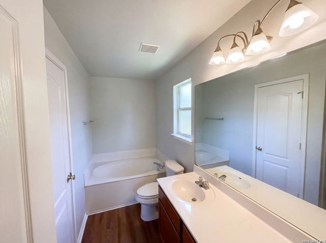 668 LYNX MTN, San Antonio, TX 78251