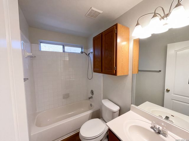 668 LYNX MTN, San Antonio, TX 78251
