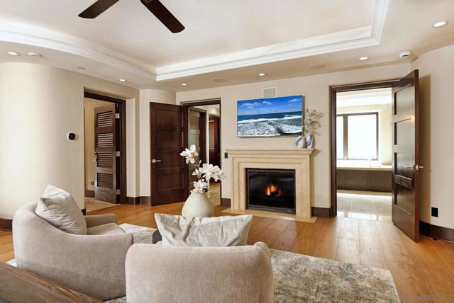 357 S Coast Blvd, La Jolla, CA 92037