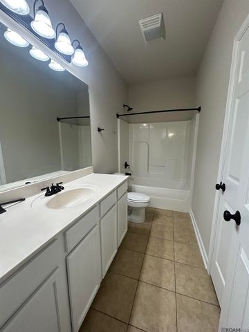 17066 Jamestowne Dr, Prairieville, LA 70769